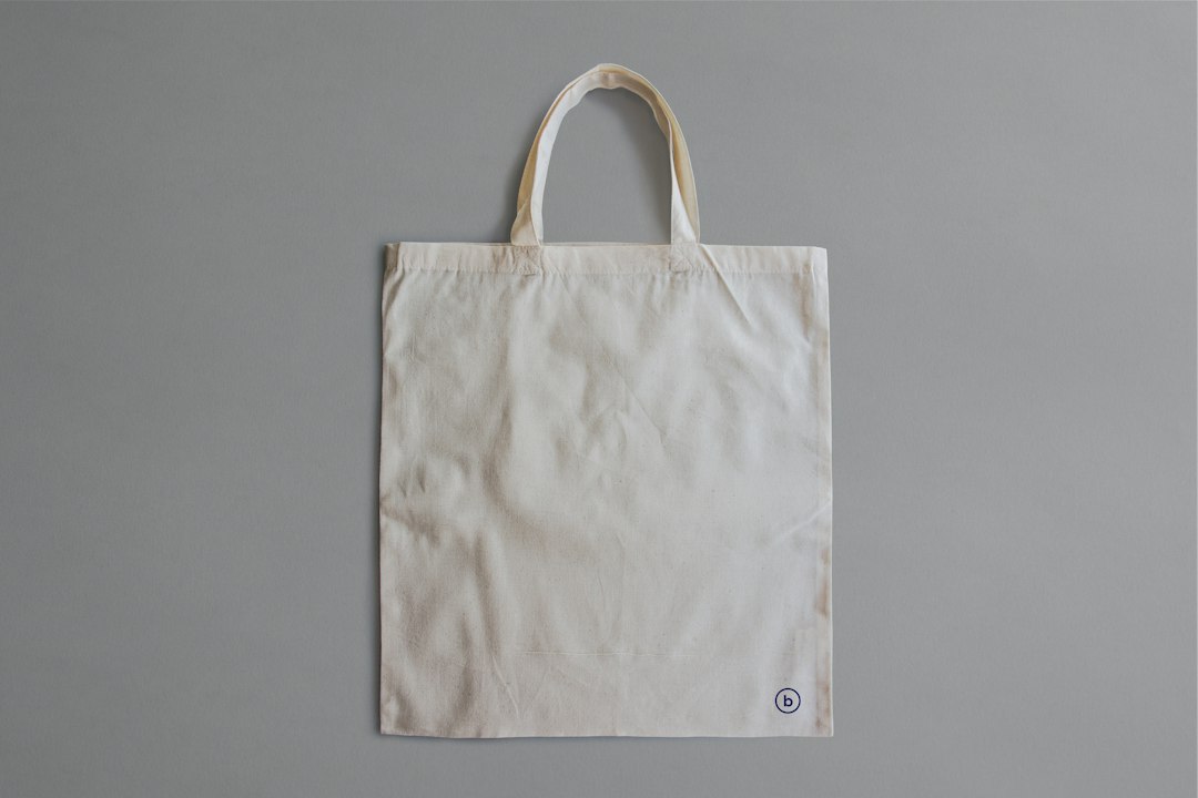Tote bag